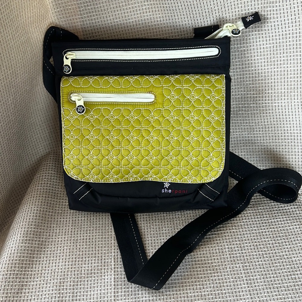 Sherpani Jagel Crossbody Bag GUC